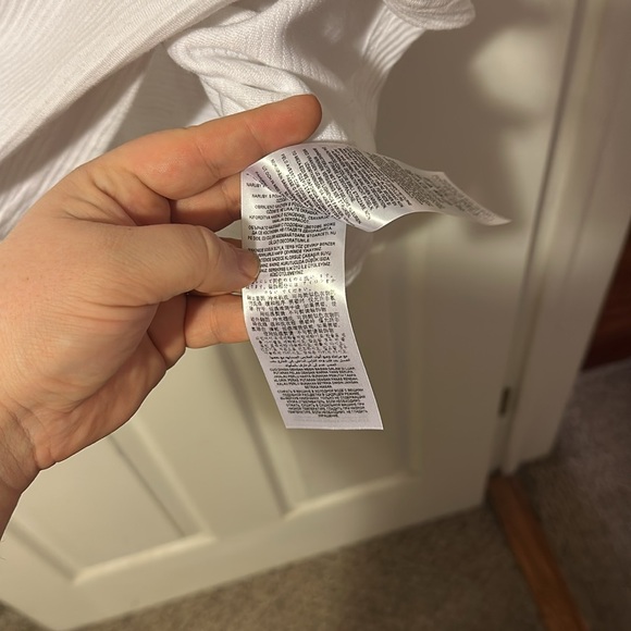 GUESS (XL) - Picture 7 of 7